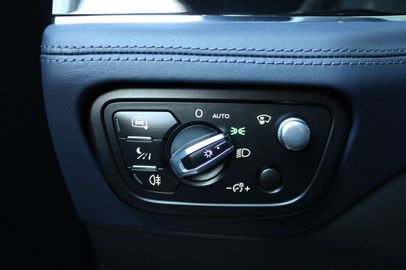 Car image 33