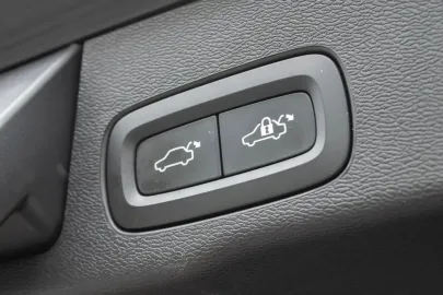 Car image 50