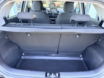 Car image 28