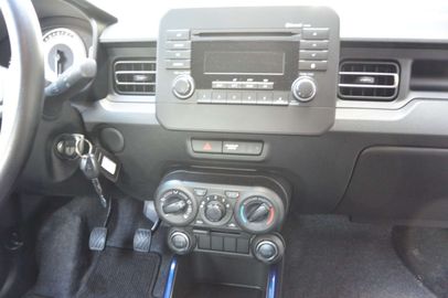 Car image 13