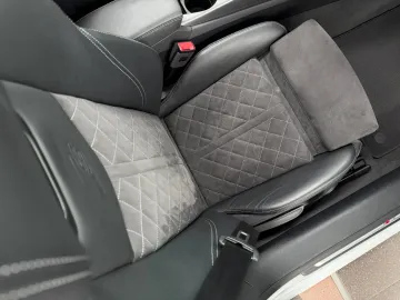 Car image 48