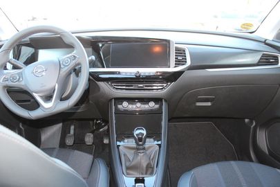 Car image 10