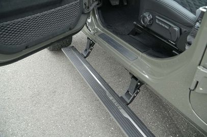 Car image 36