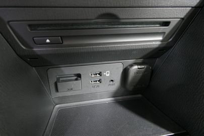 Car image 26