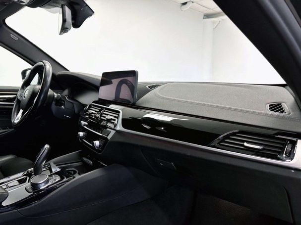 BMW 530 Touring xDrive 183 kW image number 24