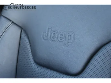 Car image 40