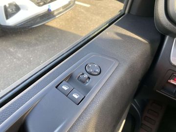 Car image 36