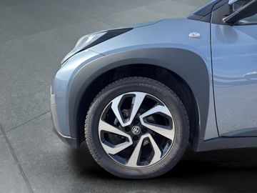 Car image 21