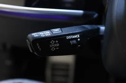 Car image 35