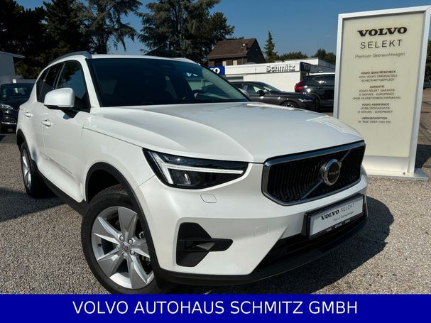 Volvo XC40 B3 Core 120 kW image number 1