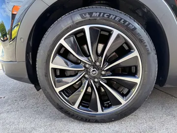 Car image 29