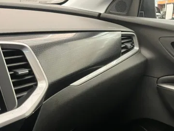 Car image 42
