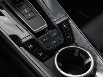 Car image 35