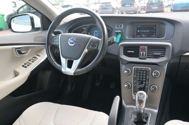 Volvo V40 D2 Momentum 84 kW image number 25