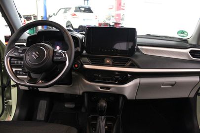 Car image 14