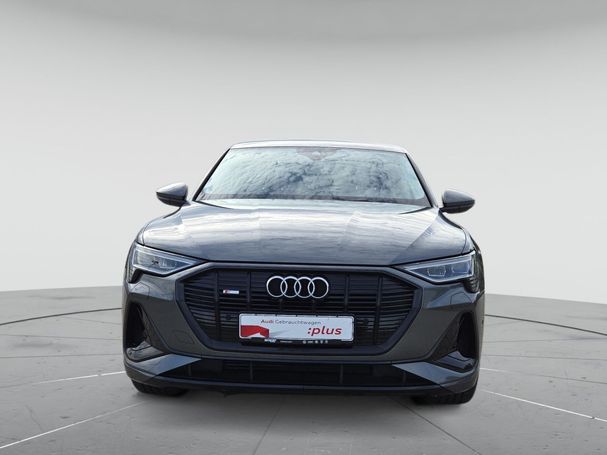 Audi e-tron S-line 300 kW image number 3