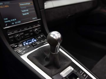 Car image 37