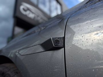 Car image 38