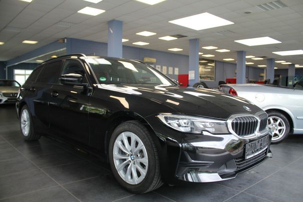 BMW 320d Touring xDrive Advantage 140 kW image number 2