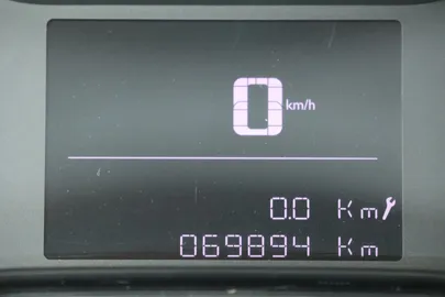 Car image 26
