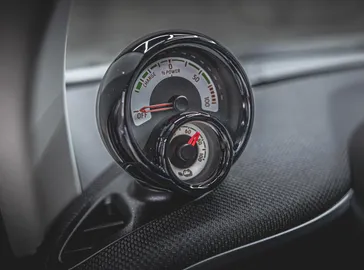 Car image 27