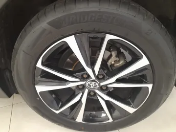 Car image 30
