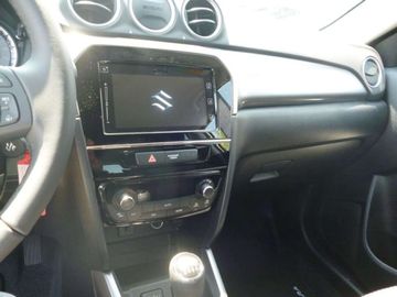 Car image 12