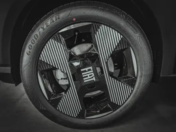 Car image 32