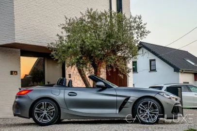 Car image 2