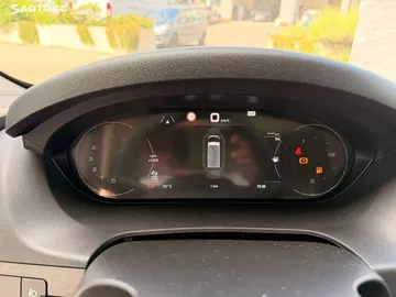 Car image 24