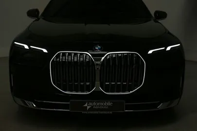 Car image 30