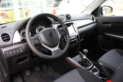 Car image 11