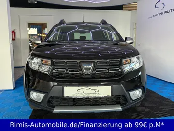 Car image 4