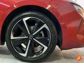 Car image 25