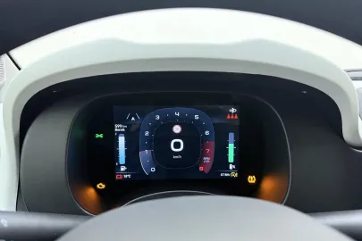 Car image 24