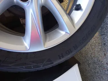 Car image 35
