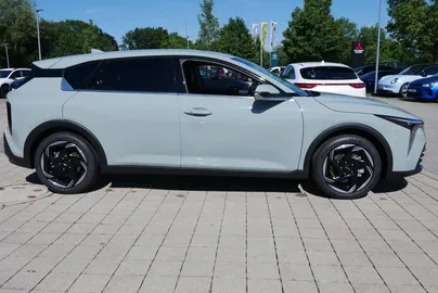 Car image 5