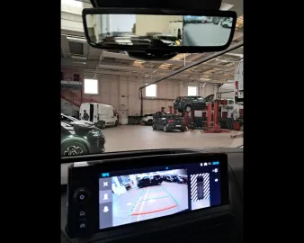 Car image 23
