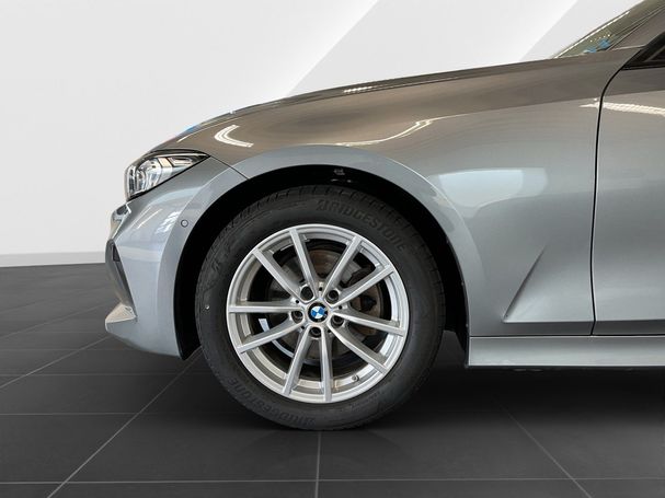 BMW 320d Touring 140 kW image number 14