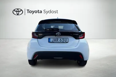 Car image 2