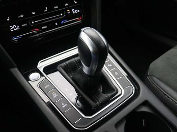 Car image 38