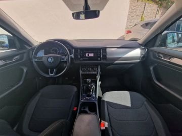 Car image 25