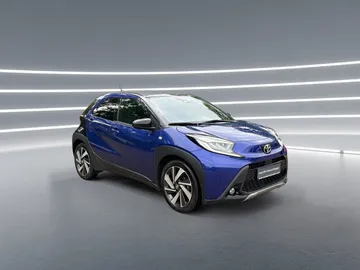 Car image 3