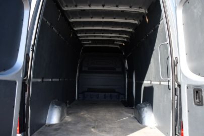 Car image 36