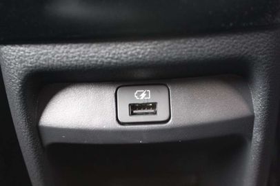 Car image 36