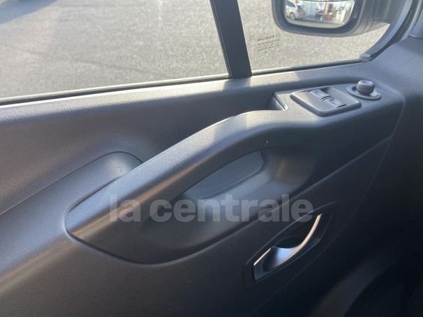 Renault Trafic Grand dCi 120 88 kW image number 24