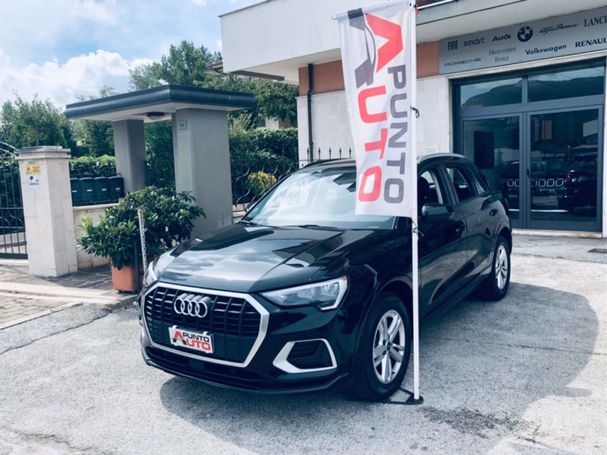 Audi Q3 35 TDI S tronic Business 110 kW image number 2