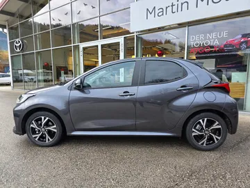 Car image 3
