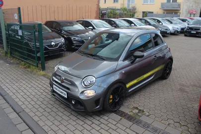 Car image 1