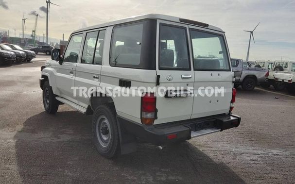 Toyota Land Cruiser 97 kW image number 12